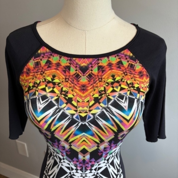 Marc Cain Sports Graphic Ribbed Raglan Short Sleeve Mini Dress Multicolour SZ SM - Picture 3 of 9